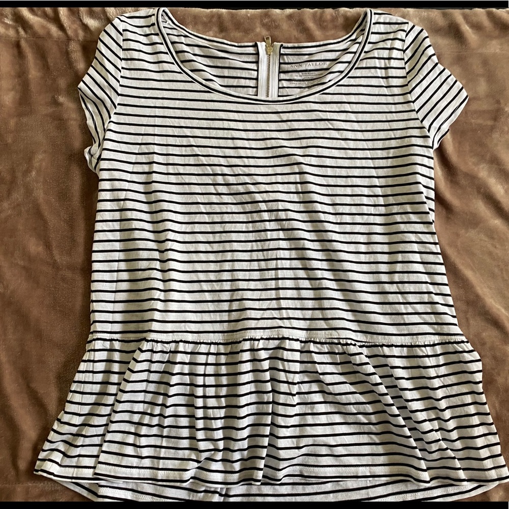 BRAND NEW STRIPED ANN TAYLOR TOP